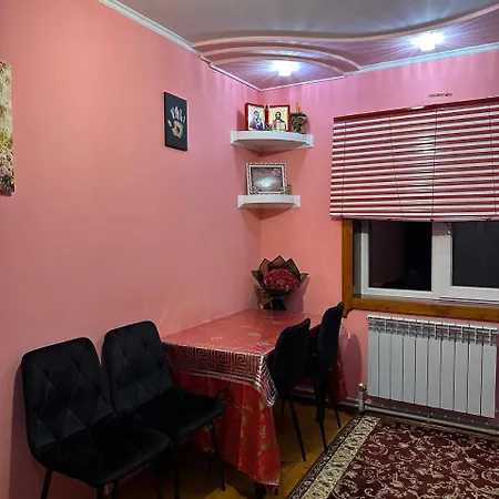 під горою Verkhovyna